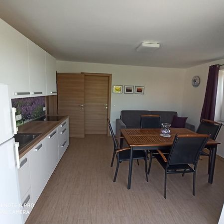 Summer Delight Apartments ซาวูดริยา ภายนอก รูปภาพ