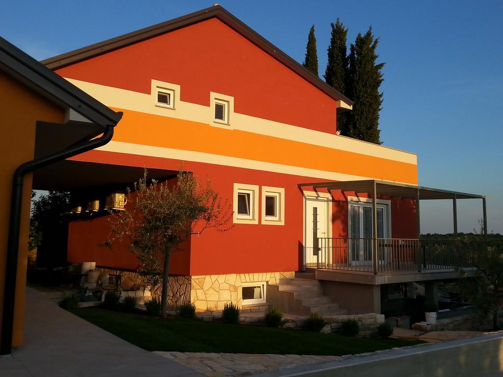 Summer Delight Apartments ซาวูดริยา ภายนอก รูปภาพ